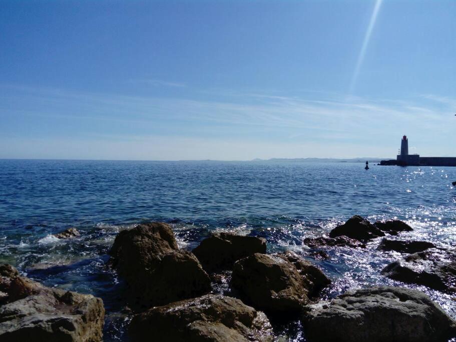 Studio Avec Balcon A 7 Min Du Port Et De Garibaldi นีซ ภายนอก รูปภาพ